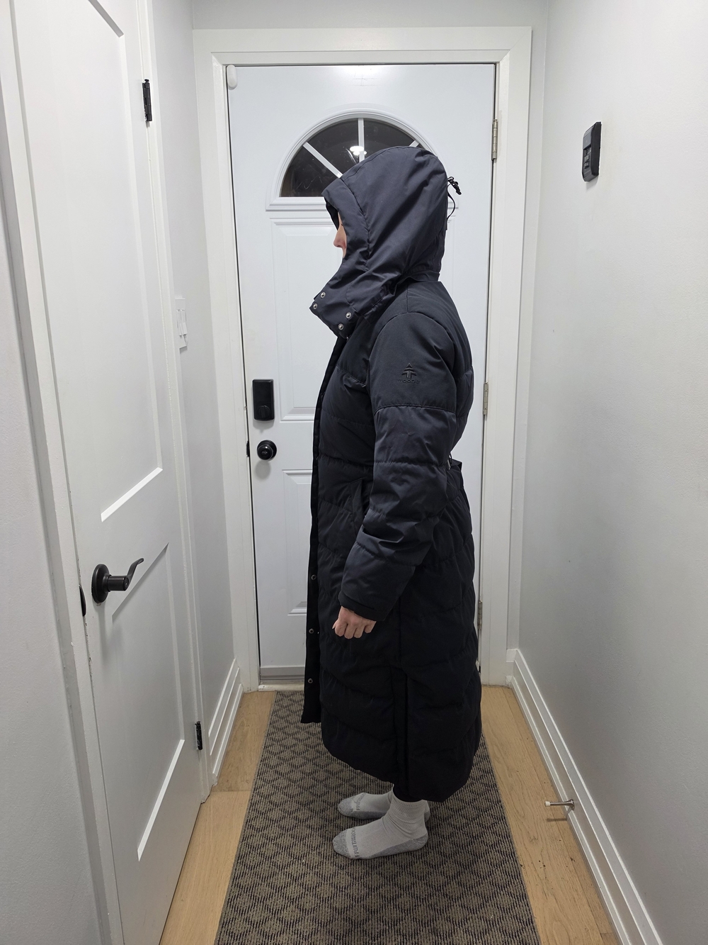 WOODS Women’s Long Black Puffer Coat with Hood - Picture 4 of 5